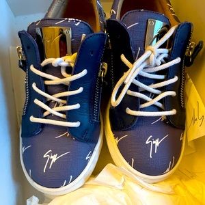 Kid Giuseppe sneakers